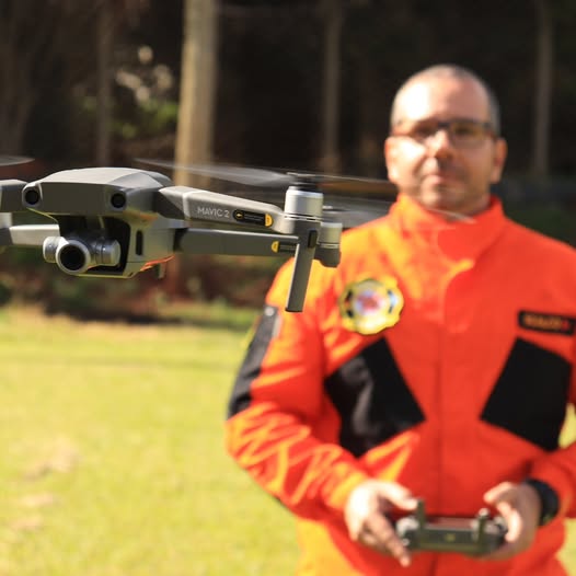 Operação técnica de Drones Na última semana, os Bombeiros Voluntários SCAB-NMT, Nilton Scalco e Dienifer Farias tiveram...