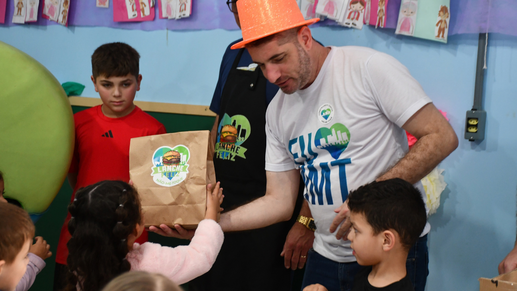 Lanche Feliz distribui 3 mil porções em NMT